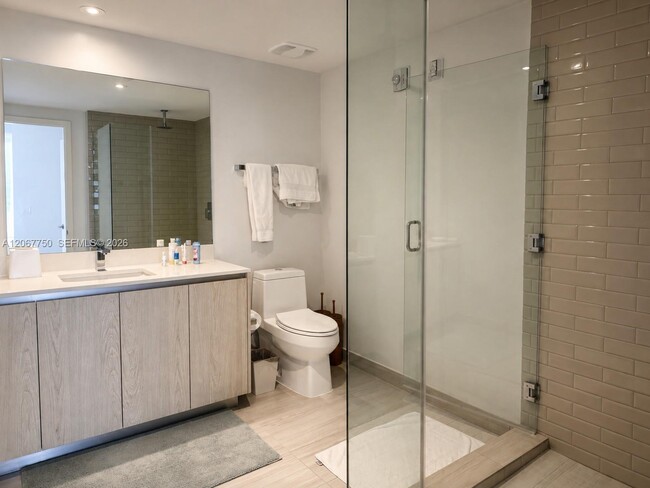 Building Photo - 4010 S Ocean Dr