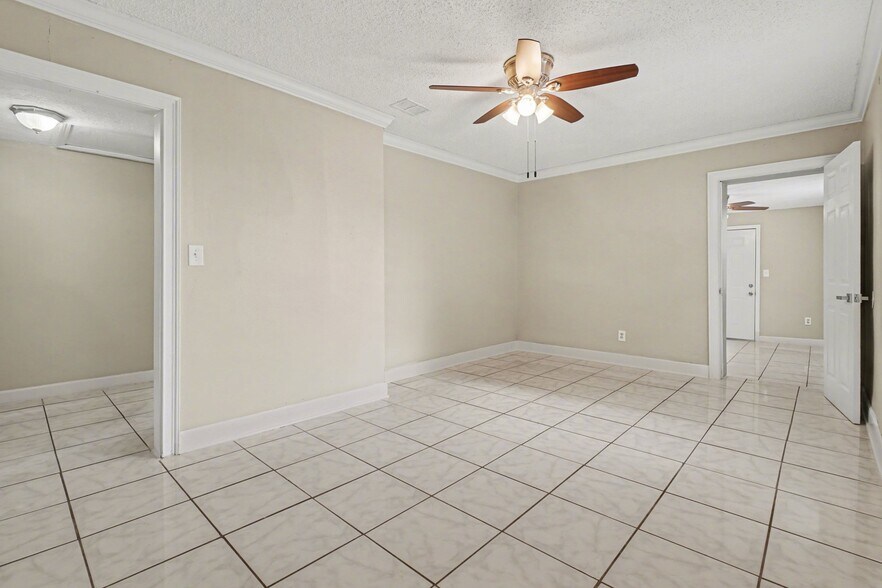 Building Photo - 3445 Soutel Dr