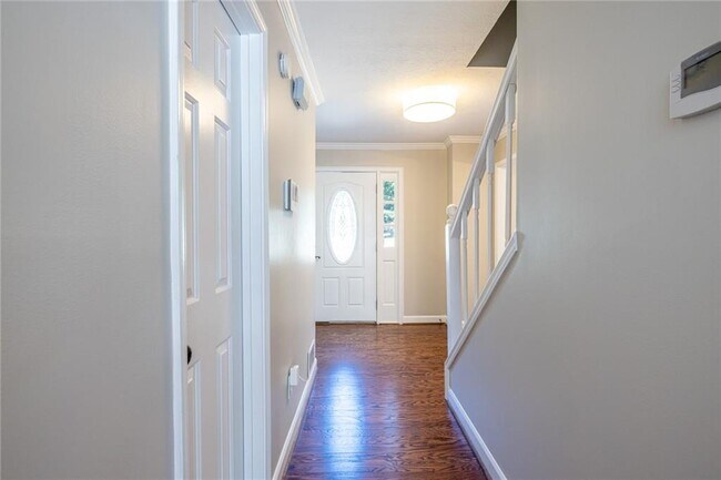 Building Photo - 1093 Wash Lee Dr SW
