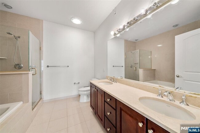 Building Photo - 2404 Windsor Park Ct