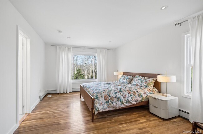 Building Photo - 14 Old Trail Rd