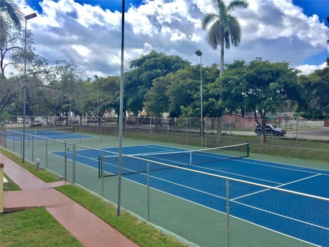 Building Photo - 11905 NE 2nd Ave