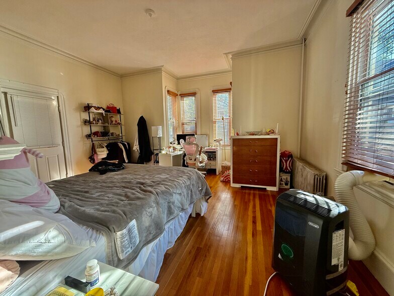 Building Photo - 29 Capen St