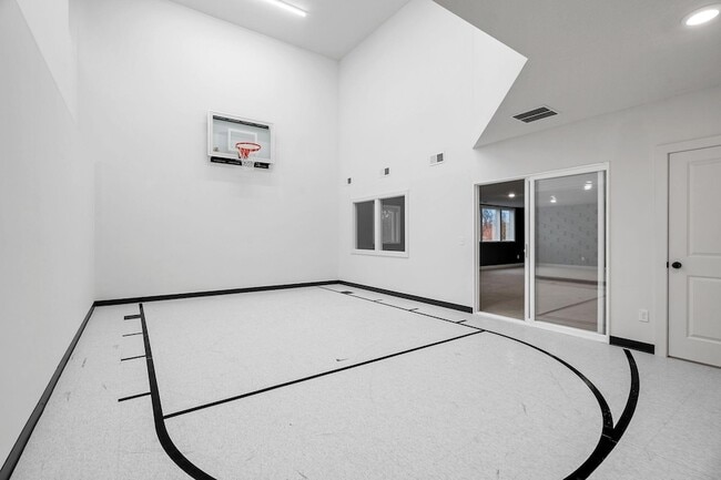 Building Photo - 18700 61st Ave N