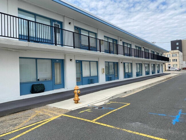 Building Photo - 3501 Boardwalk