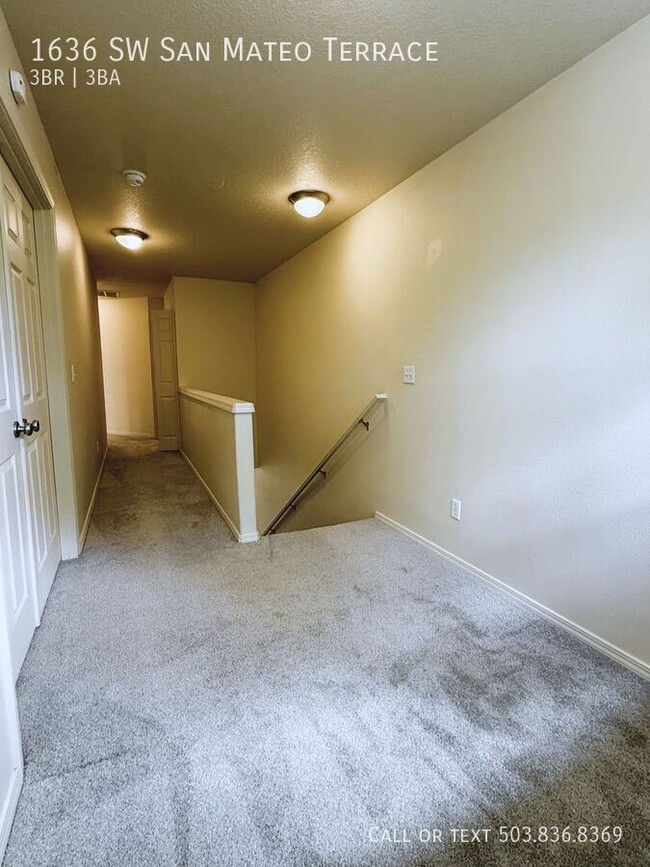 Building Photo - 1636 SW San Mateo Terrace