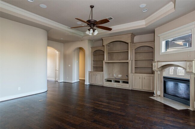 Building Photo - 25702 Golden Bell Dr