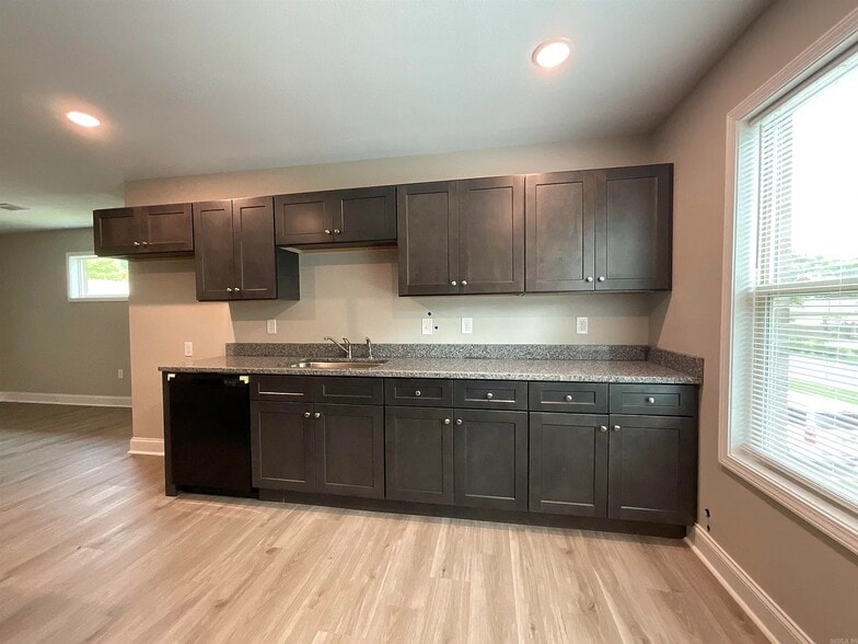 Building Photo - 814 W Trickey Ln