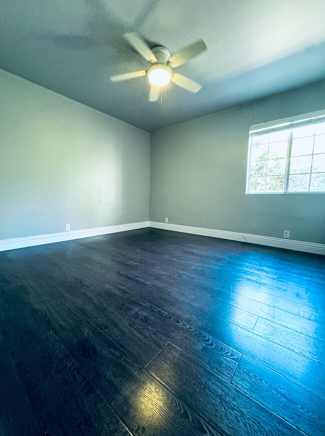 Master Bedroom 16 x 20 - 1007 S Plymouth Blvd