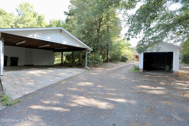 Building Photo - 308 Summit St