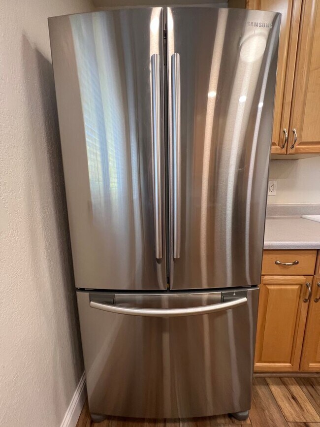 Building Photo - Single Story 3 bedroom In Cute Treelined Vallejo Neighborhood