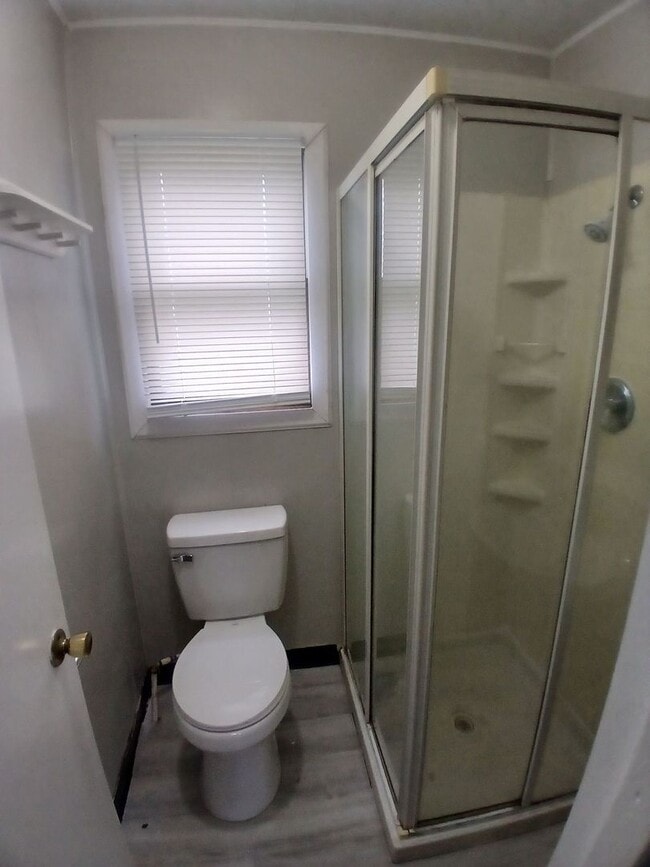 Building Photo - 3 Bedroom, 2 Full Bathrooms! Front Porch & Detached Garage!