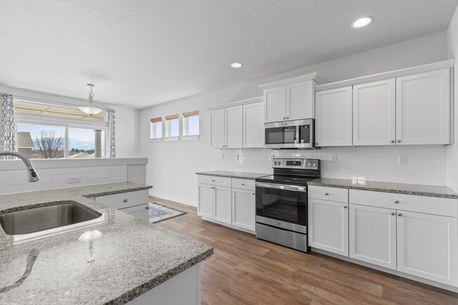 Building Photo - 1626 Dragon Tail Pl