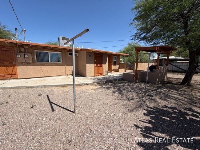 Building Photo - 1932 S Campbell Ave