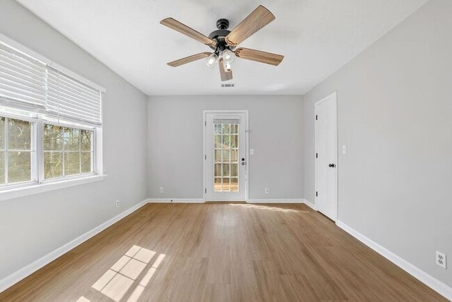 Building Photo - 4660 Bryant Rd