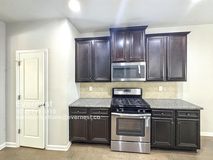 Building Photo - 144 Charolais Dr