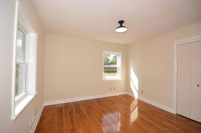 Building Photo - 4 Bed/3 Bath home w/fenced yard in Augusta - Available December 5, 2025