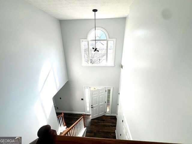 Building Photo - 3320 Northcliff Dr