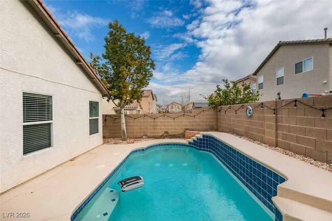 Building Photo - 6341 W Haleh Ave