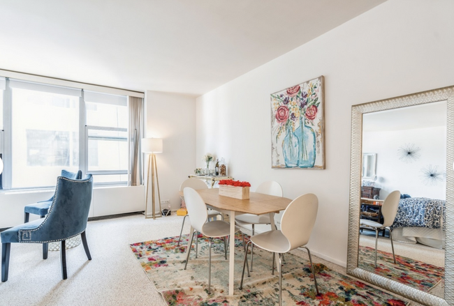 Living Area (Unit 3106) - 777 N Michigan Ave