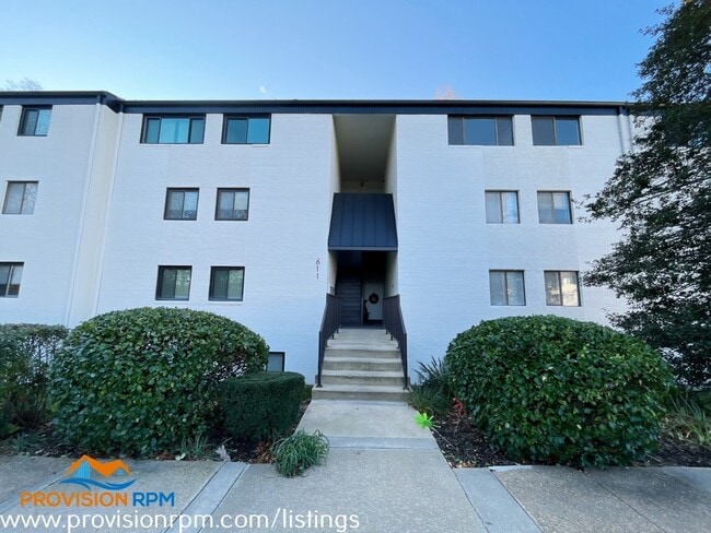 Building Photo - 611 Oakland Hills Ct