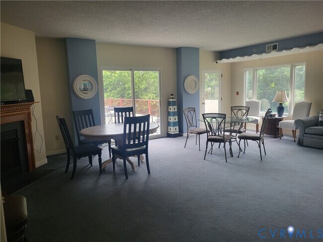 Building Photo - 301 Beacon Ridge Dr