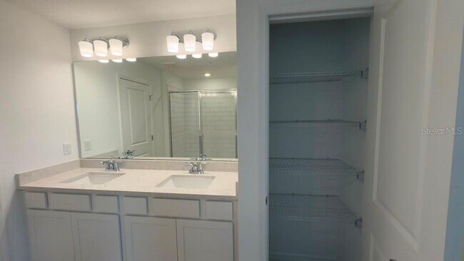 Building Photo - 4568 ORCHARD VIEW Aly