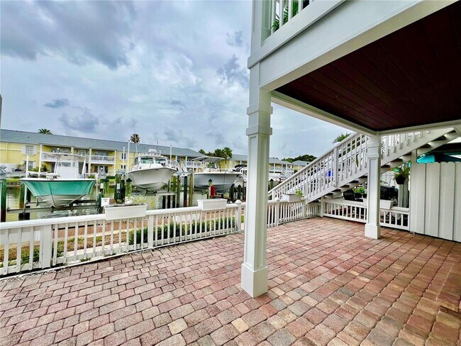 Building Photo - 5111 Coquina Key Dr SE