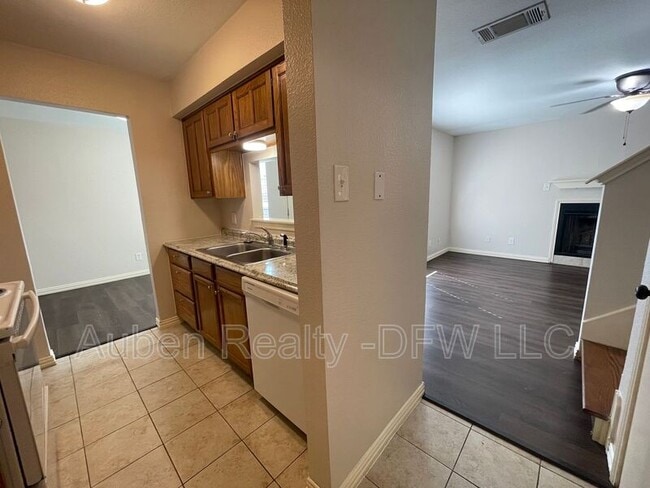 Building Photo - 5516 Lewis Ct