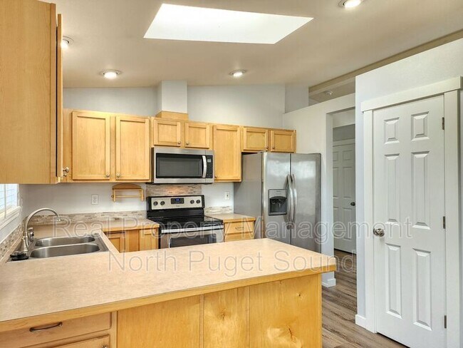 Building Photo - 7209 31st Pl NE