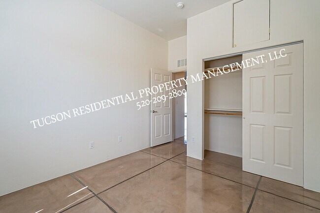 Building Photo - 7399 E Poinciana Pl