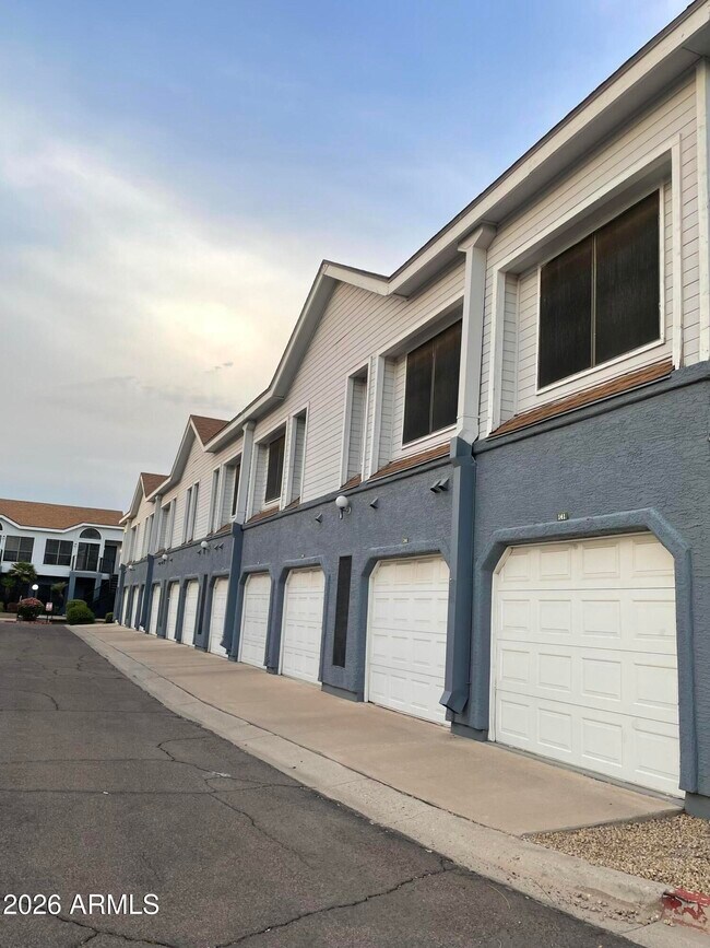 Building Photo - 8888 N 47th Ave