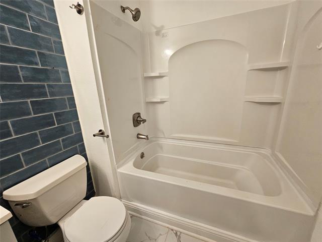 Building Photo - 1002 Highland Dr