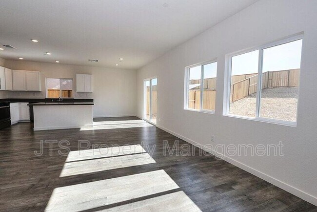 Building Photo - 716 Franklin St