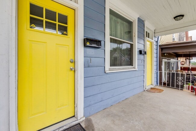 Building Photo - 406 Kingsboro St