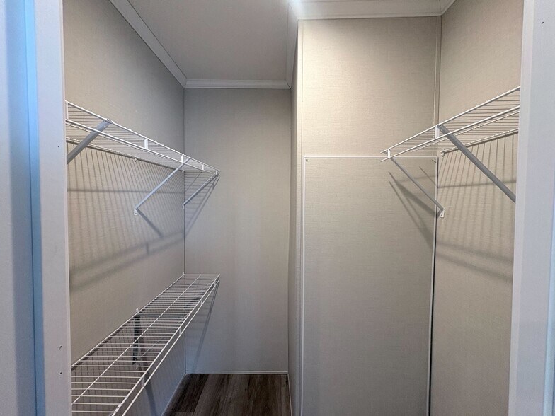 Building Photo - 10610 State Rte 762