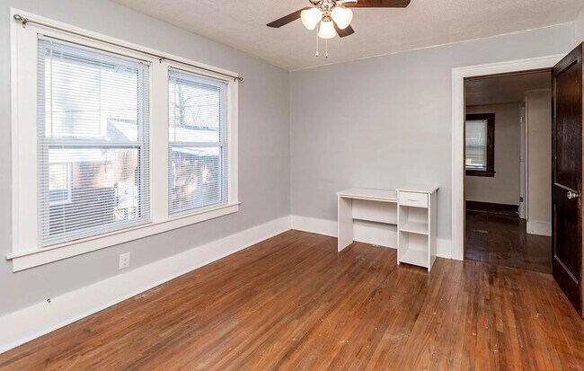 Building Photo - 3 bedroom, 1 bathroom East Campus House