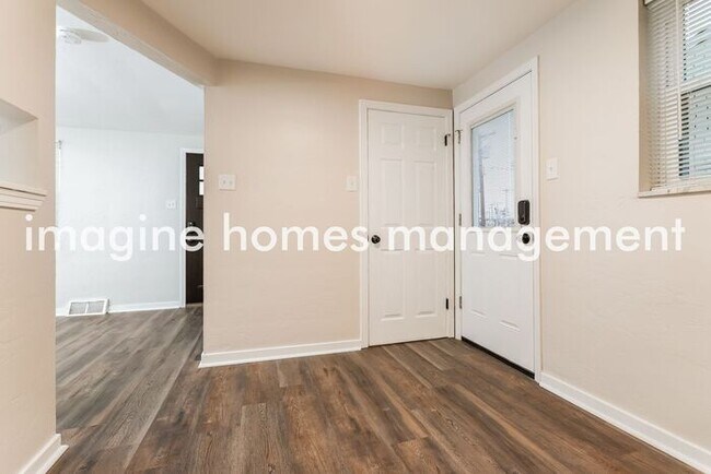 Building Photo - Charming 3 Bedroom for Rent in Brookline!