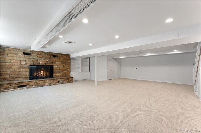 Building Photo - 128 Moorland Dr