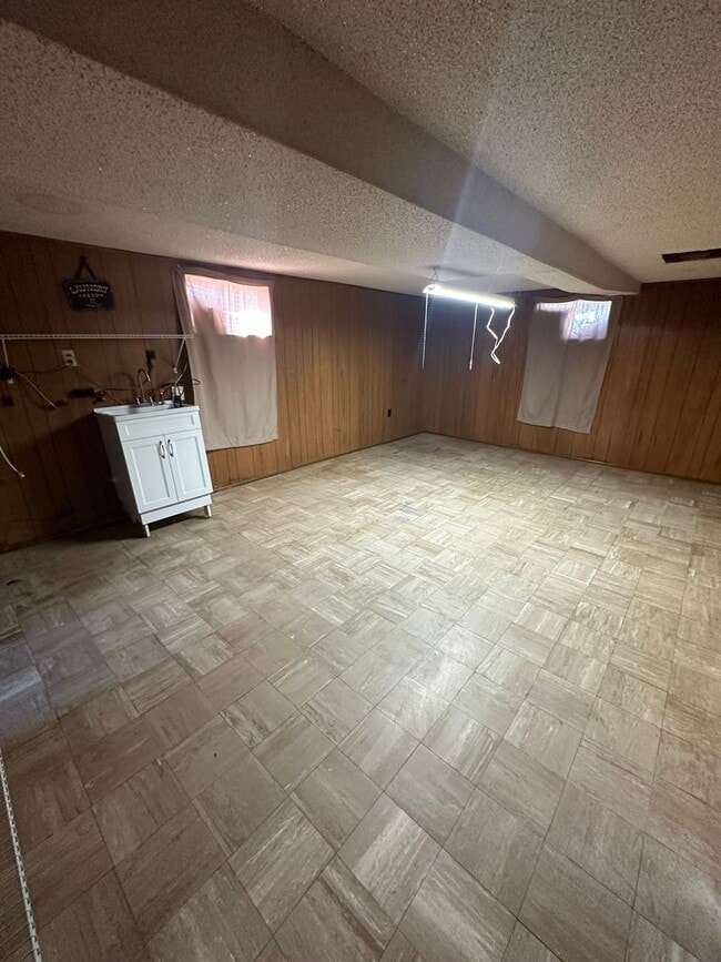 Building Photo - Christmas on Us! 2 Bed 2 Bath Home in Clearfield + $1000 Amazon Gift Card