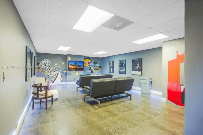 Building Photo - 200 Leslie Dr