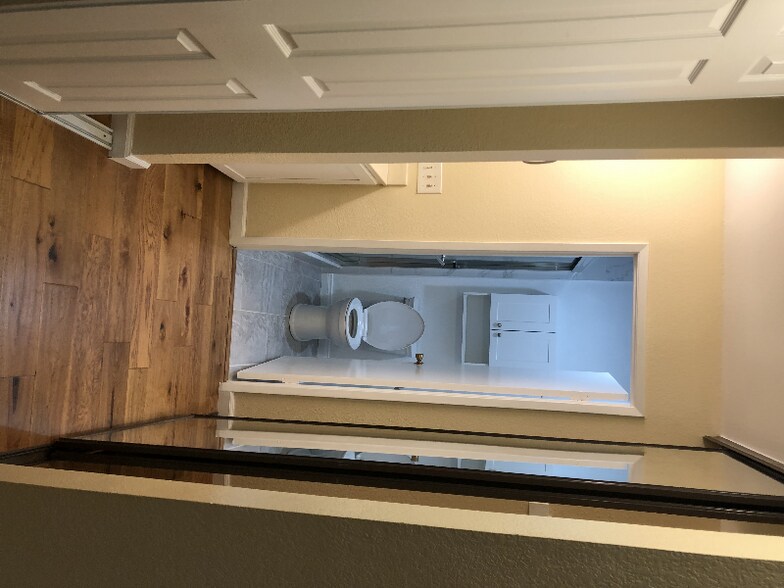 Building Photo - 10303 Azuaga St