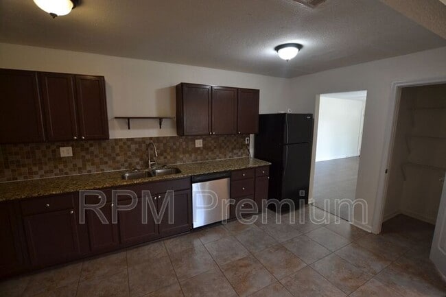 Building Photo - 1857 Theron Dr