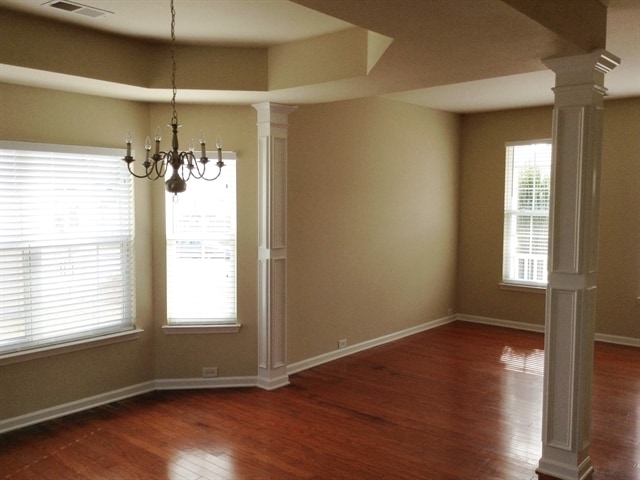 Building Photo - 2476 Ingleside Dr