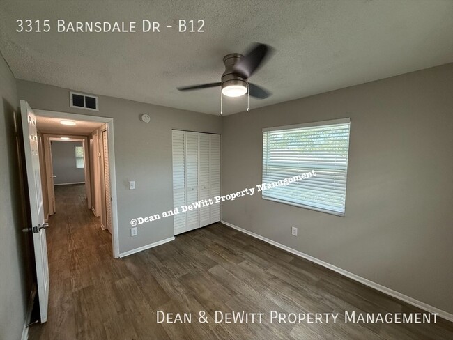 Building Photo - 3315 Barnsdale Dr