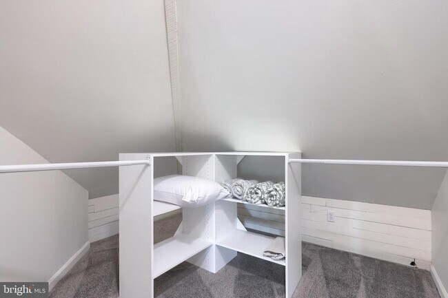 Building Photo - 136 E Harrisburg Ave