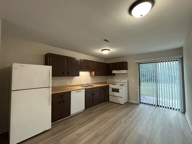 Building Photo - 1309 Ireland Dr