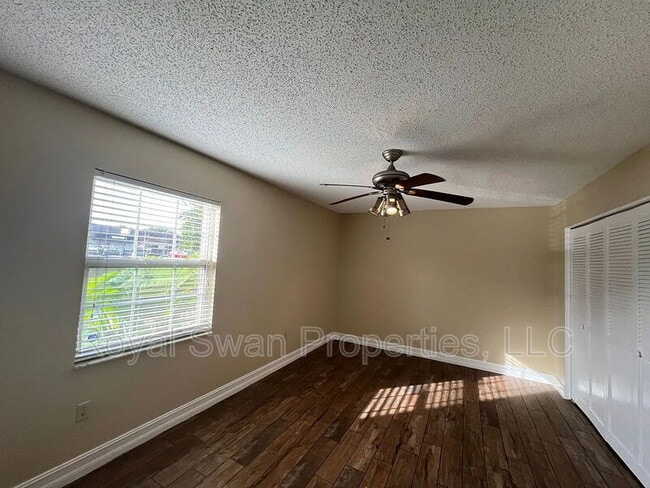 Building Photo - 1920 E Edgewood Dr