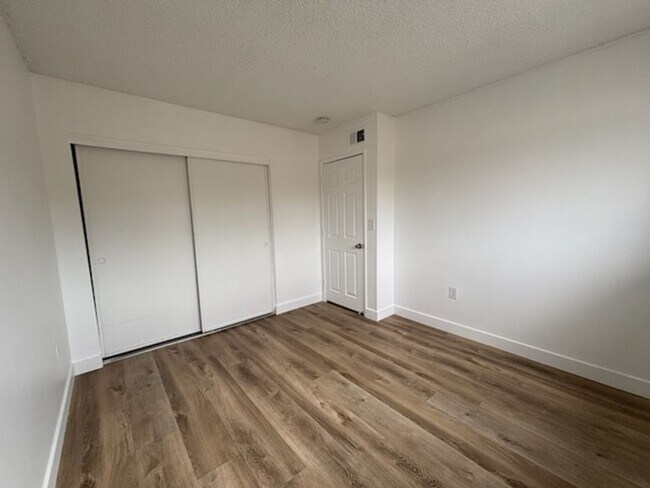 Building Photo - 1455 Laramie Ave