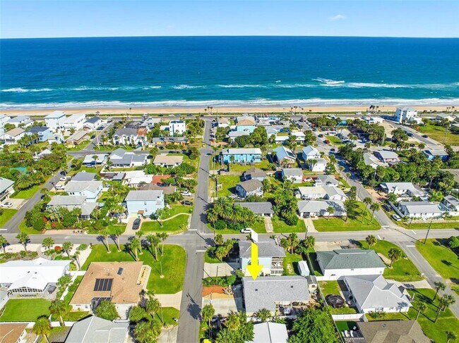 Building Photo - 305 N 6th St